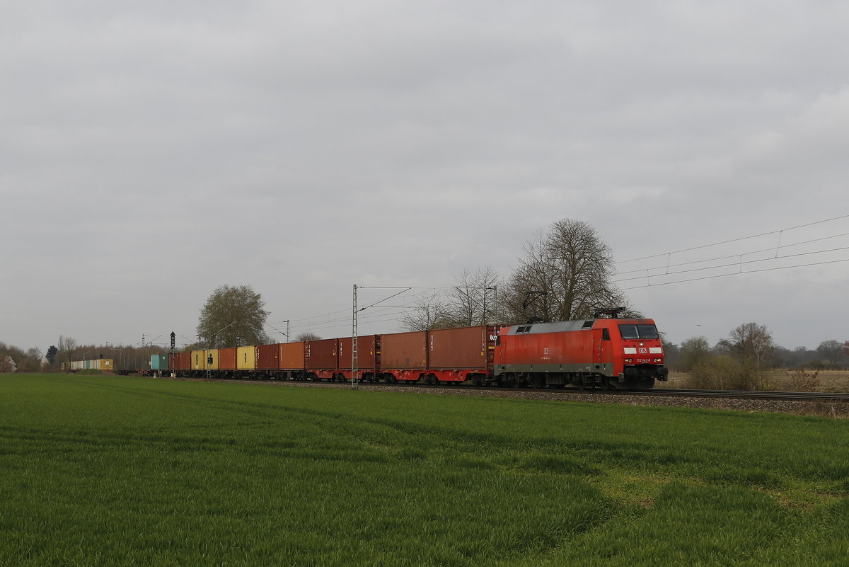 152 142 mit einem Containerzug aus Bremen kommend am 28. Mrz 2018 bei Bremen-Mahndorf.