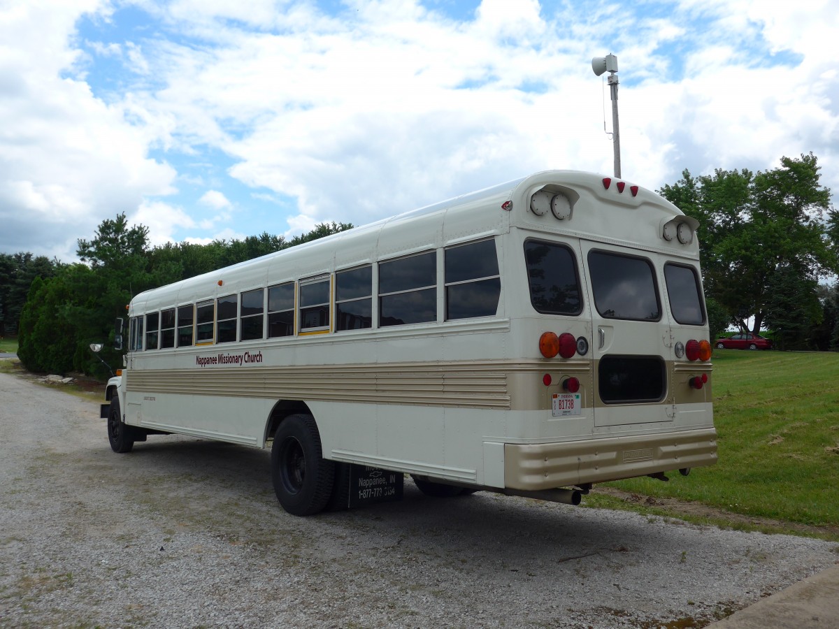 (152'946) - Nappanee Missionary Church, Nappanee - B173B - GMC/Bluebird (ex Schulbus) am 16. Juli 2014 in Nappanee, Church