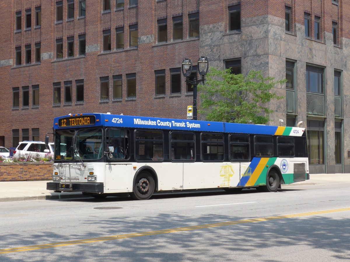 (153'055) - MCTS Milwaukee - Nr. 4724/63'110 - New Flyer am 17. Juli 2014 in Milwaukee