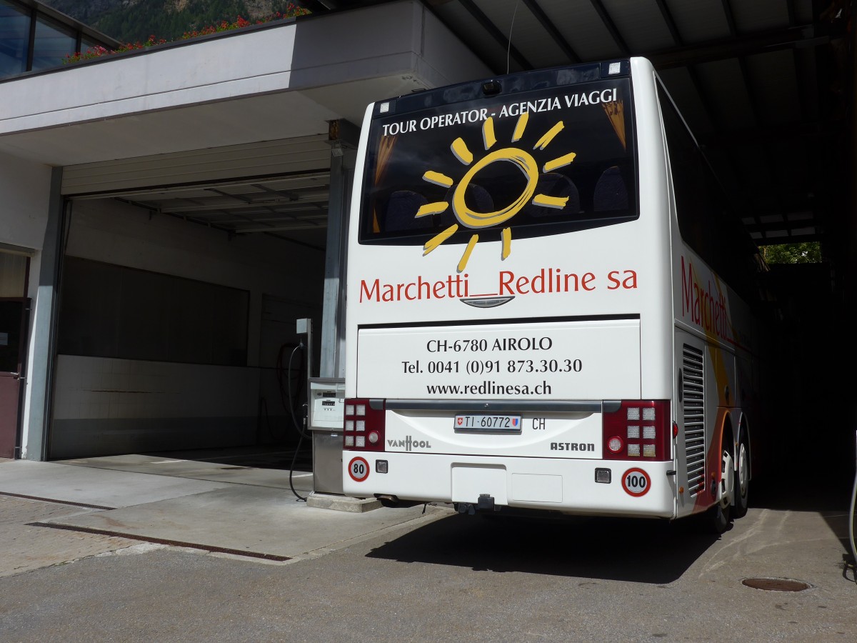 (154'796) - Marchetti, Airolo - TI 60'772 - Van Hool am 1. September 2014 in Airolo, Garage