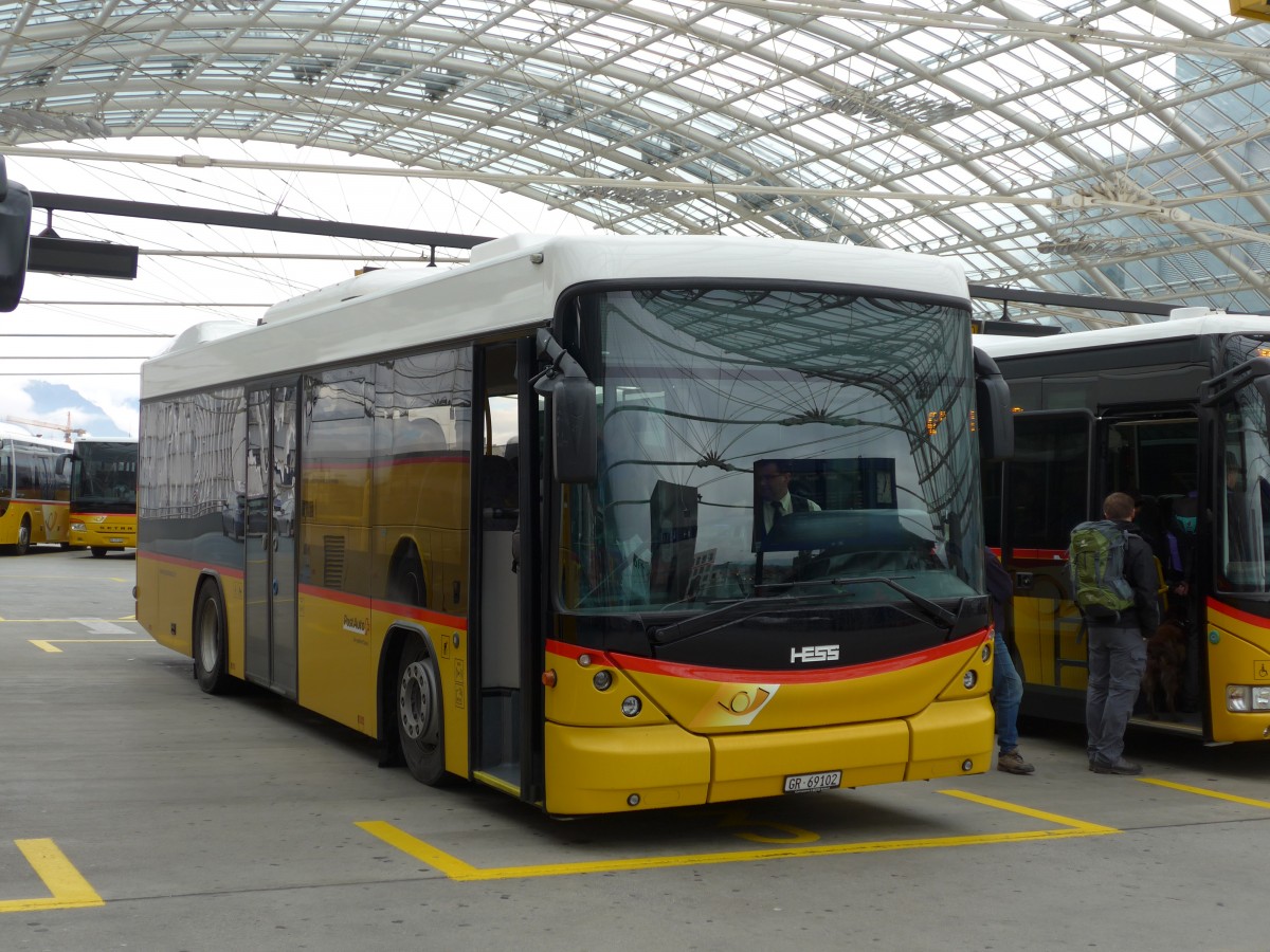 (155'136) - PostAuto Graubnden - GR 69'102 - Scania/Hess am 13. September 2014 in Chur, Postautostation