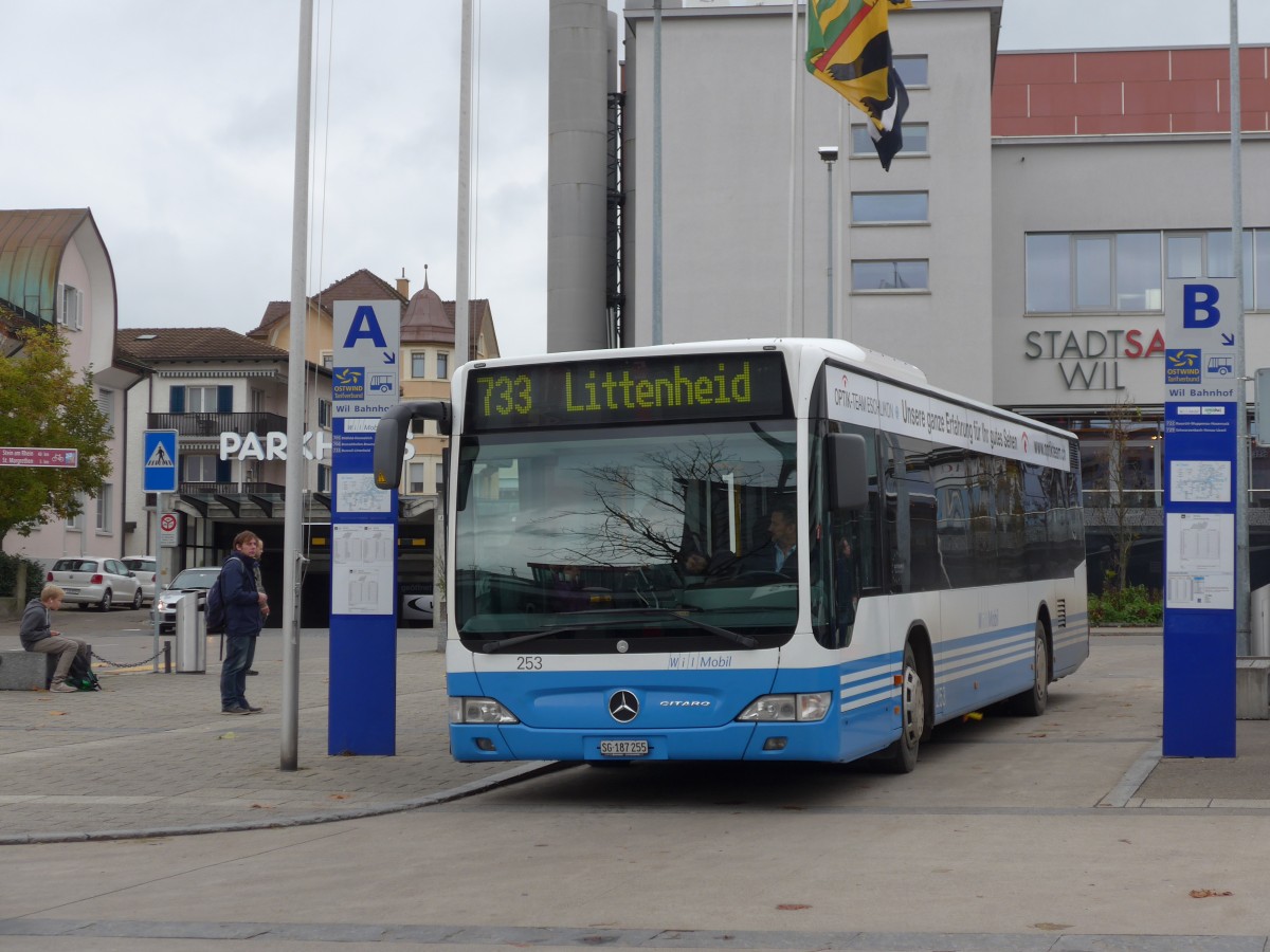 (155'918) - WilMobil, Wil - Nr. 253/SG 187'255 - Mercedes am 22. Oktober 2014 beim Bahnhof Wil 