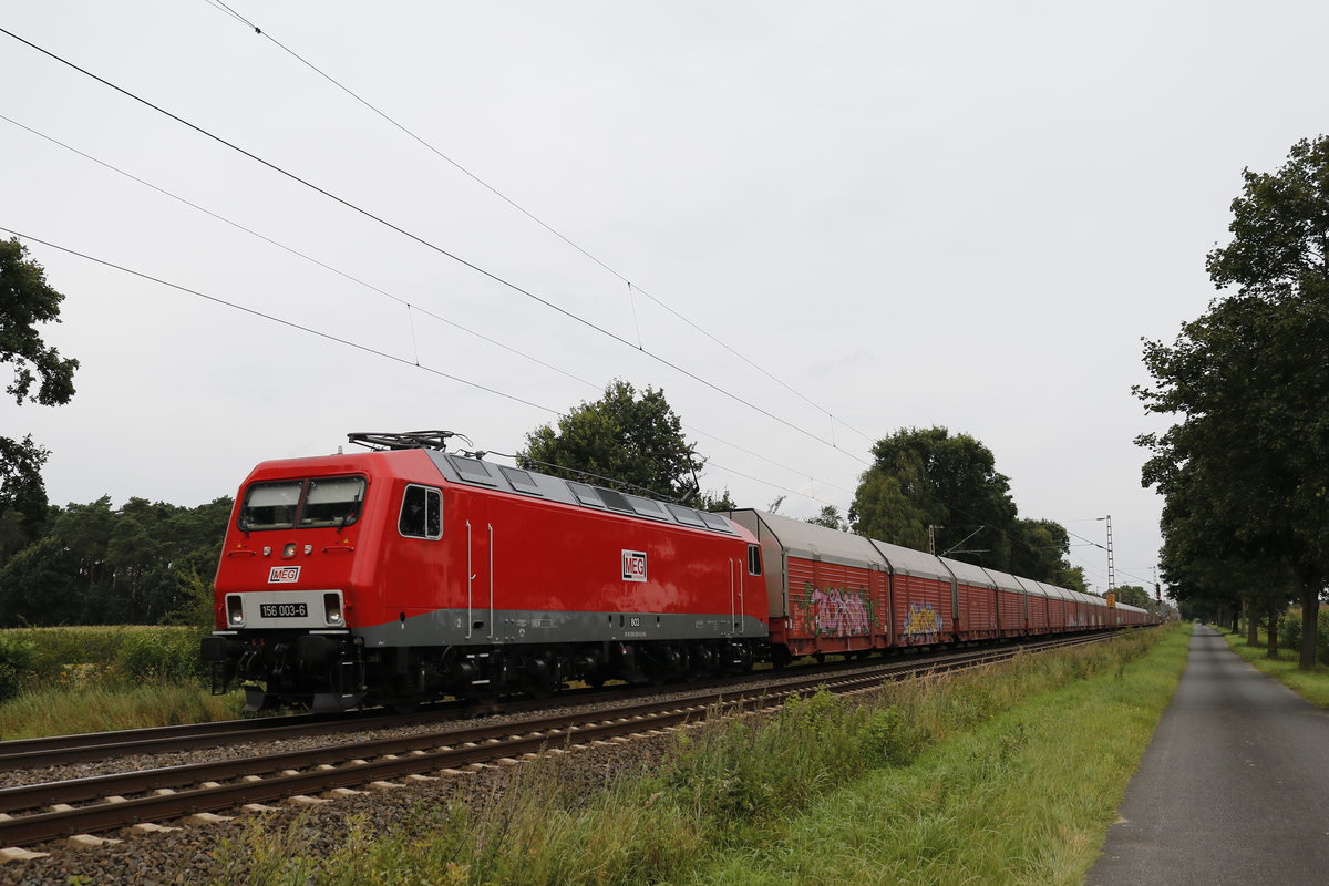 156 003-6 von  MEG  mit einem Ganzzug am 17. August 2017 bei Drverden.