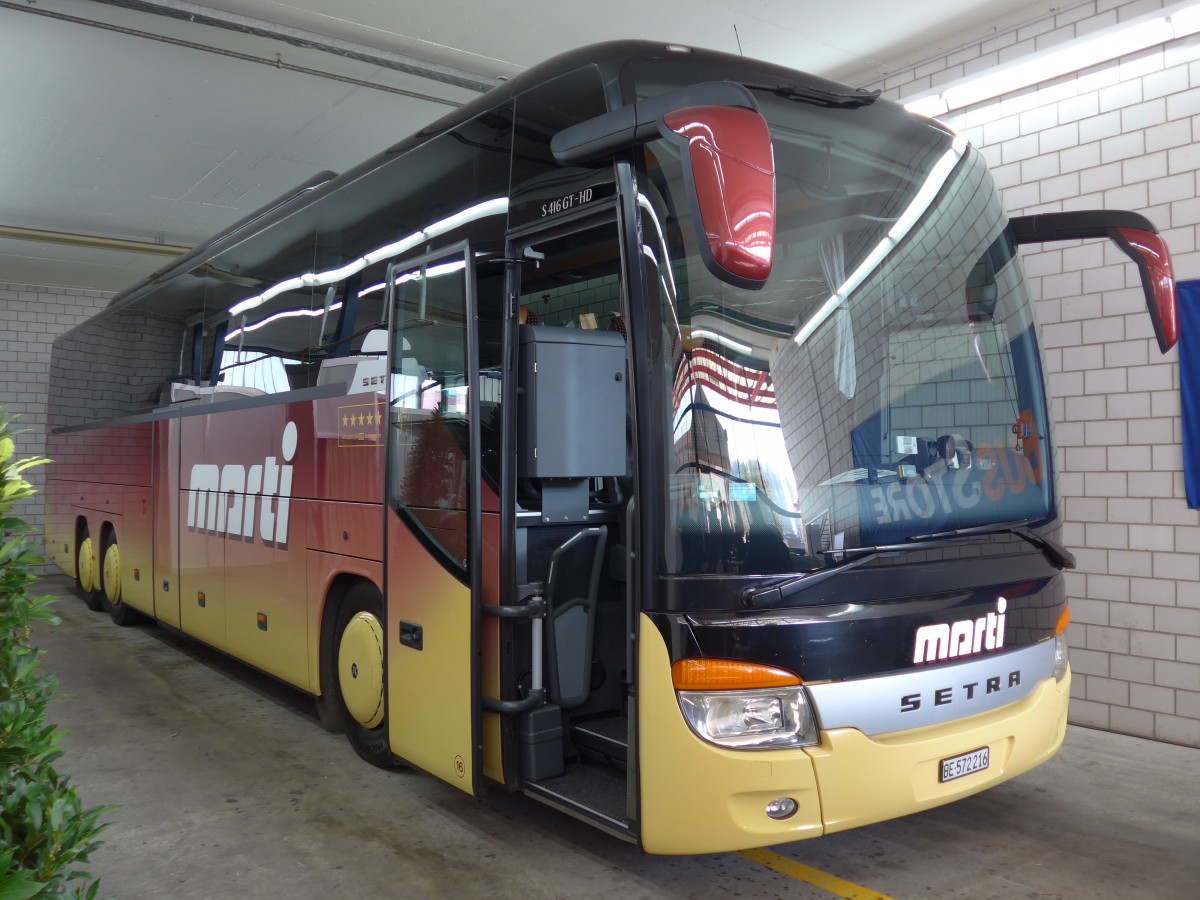 (156'426) - Marti, Kallnach - Nr. 16/BE 572'216 - Setra am 7. November 2014 in Kloten, EvoBus