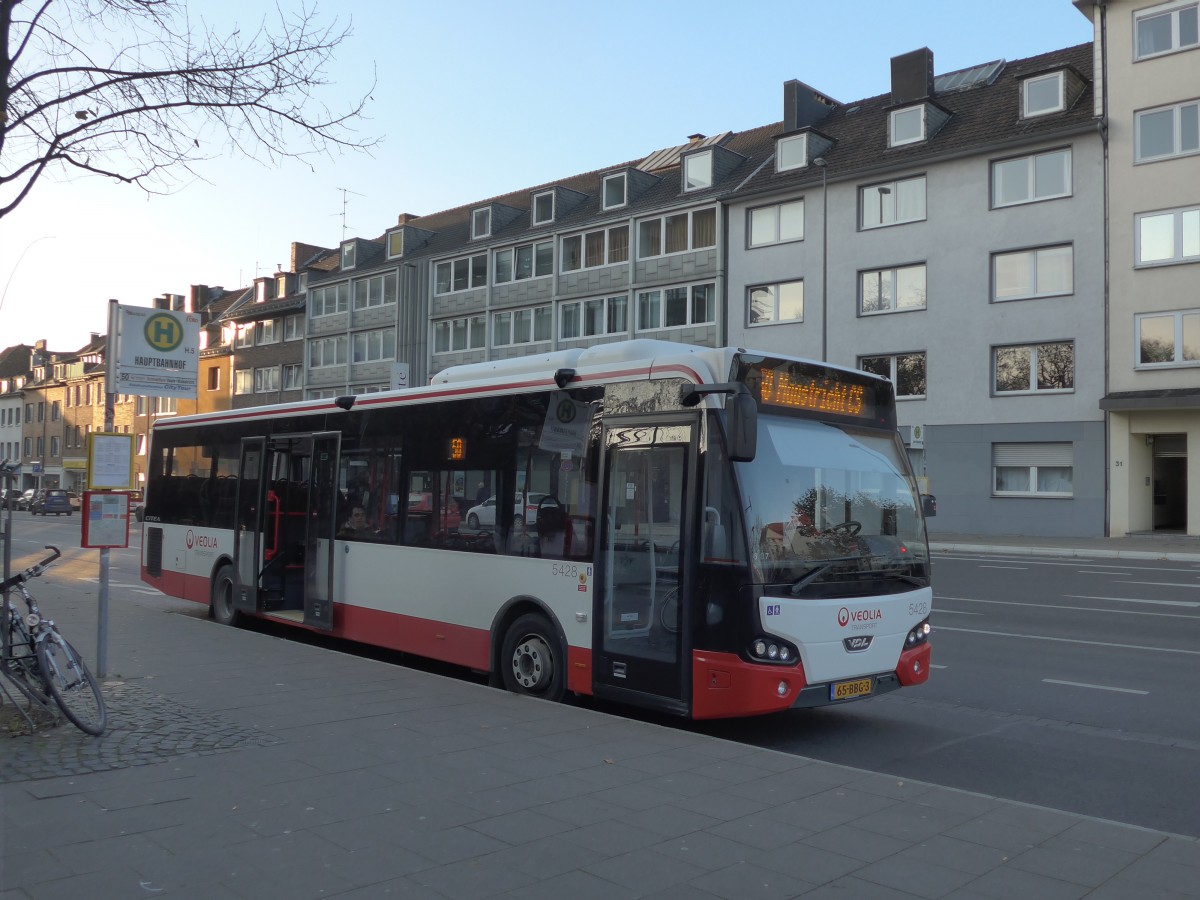 (157'273) - Aus Holland: VEOLIA - Nr. 5428/65-BBG-3 - VDL am 21. November 2014 beim Hauptbahnhof Aachen