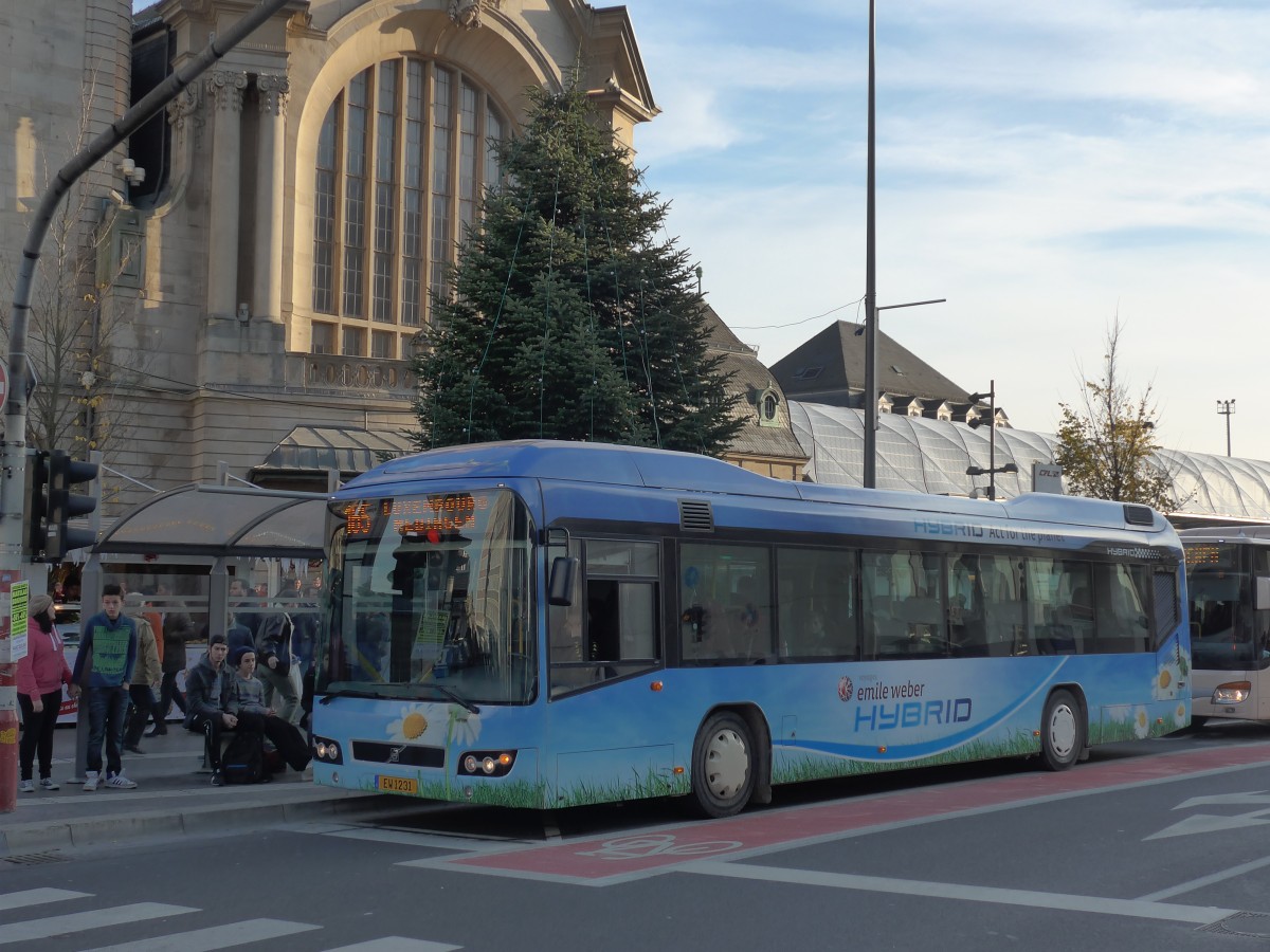 (157'360) - Weber, Canach - EW 1231 - Volvo am 22. November 2014 beim Bahnhof Luxembourg