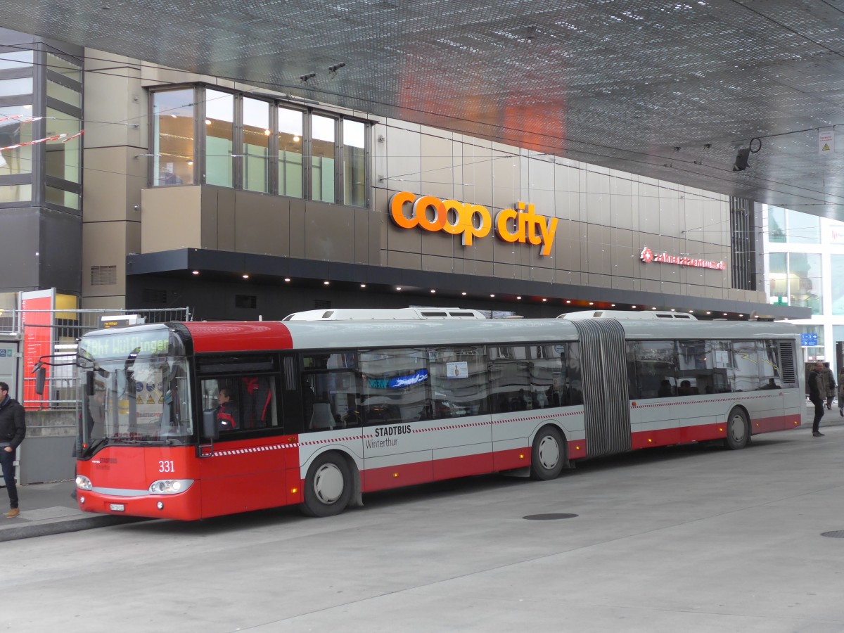 (157'622) - SW Winterthur - Nr. 331/ZH 719'331 - Solaris am 6. Dezember 2014 beim Hauptbahnhof Winterthur