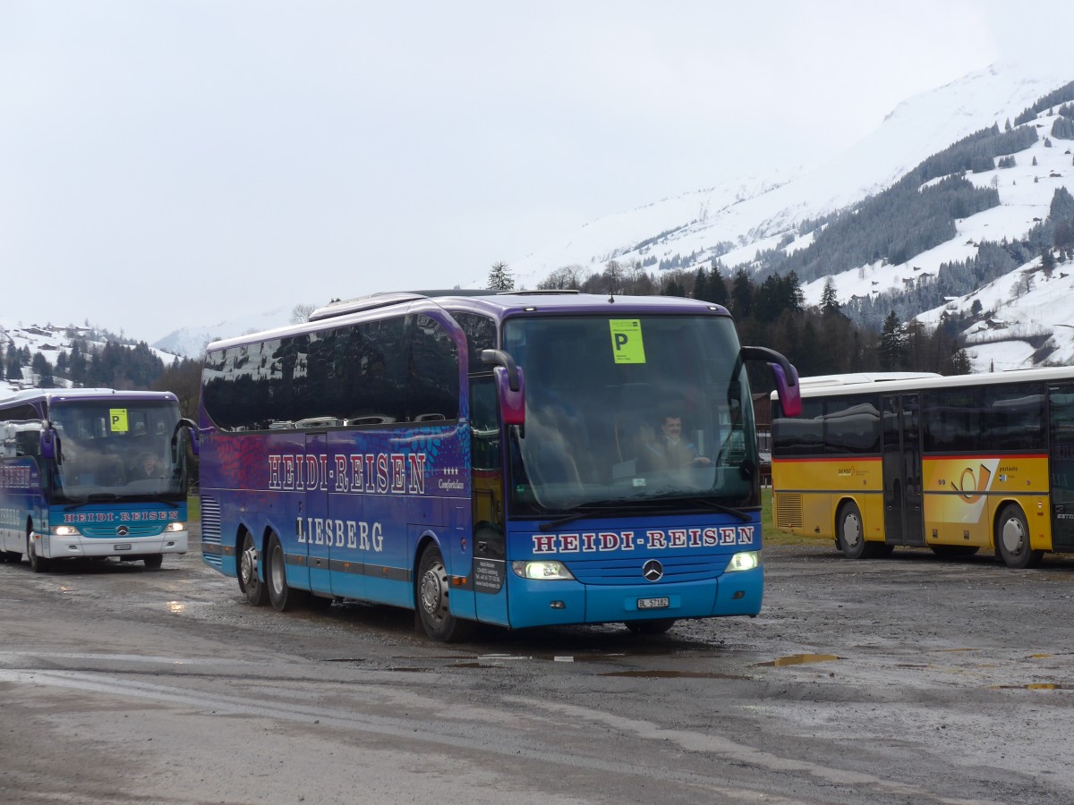 (158'357) - Heidi, Liesberg - BL 57'182 - Mercedes am 11. Januar 2015 in Frutigen, Flugplatz