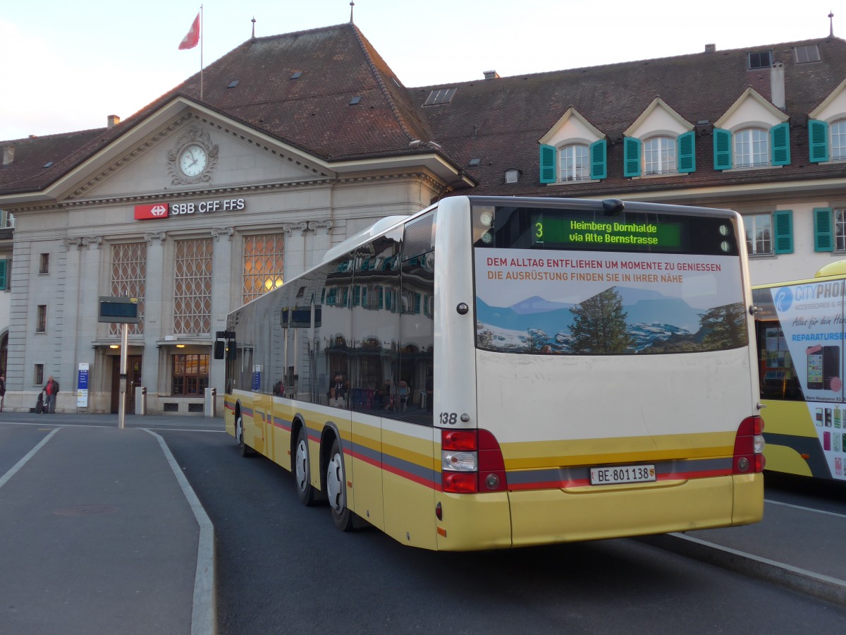 (159'949) - STI Thun - Nr. 138/BE 801'138 - MAN am 23. April 2015 beim Bahnhof Thun