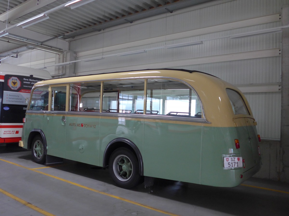 (160'687) - AAGS Schwyz - Nr. 1/SZ 5171 - Saurer/Geser (ex Nr. 9; ex Nr. 17; ex Nr. 9; ex Nr. 1) am 22. Mai 2015 in Ibach, Busdepot