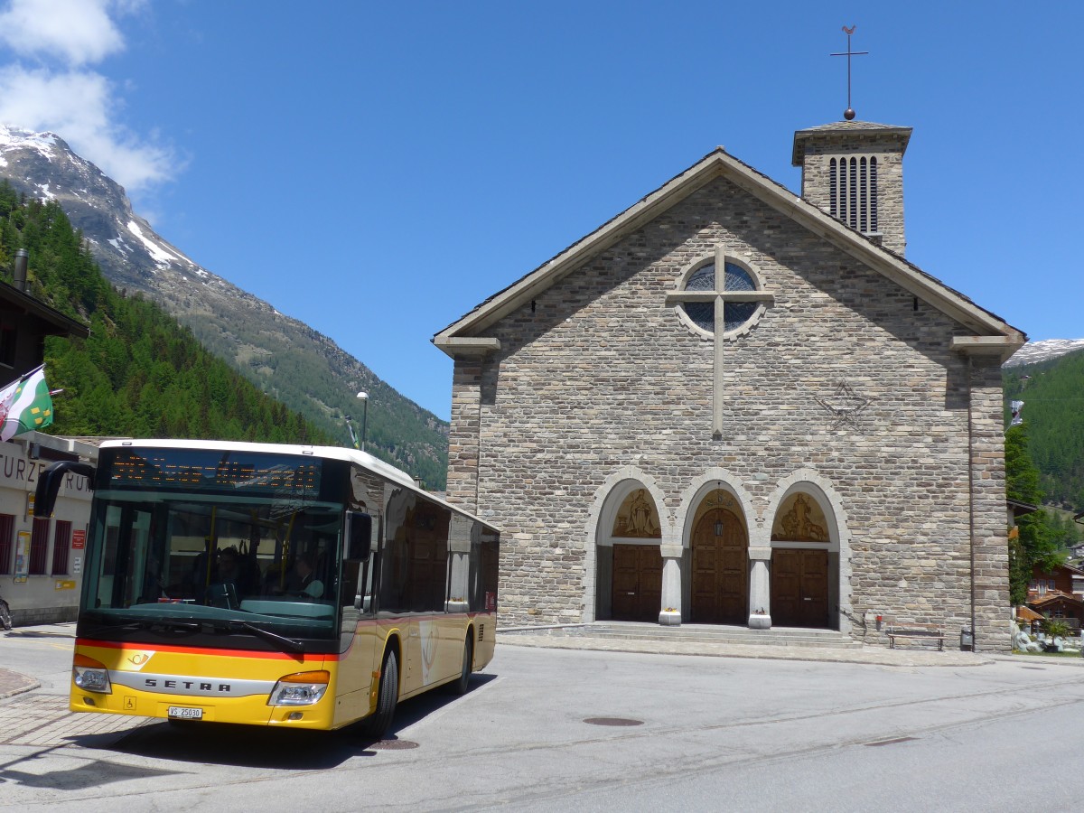 (161'129) - PostAuto Wallis - VS 25'030 - Setra (ex Anthamatten, Saas-Almagell) am 27. Mai 2015 in Saas-Grund, Post