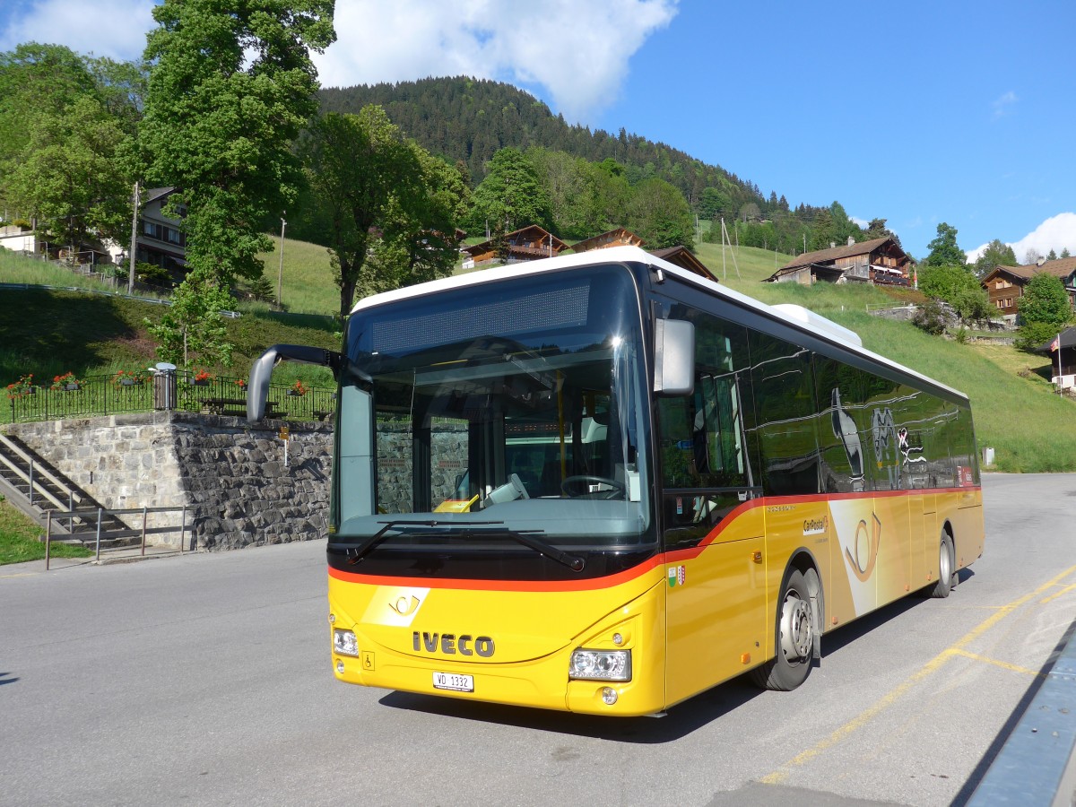 (161'238) - TPC Aigle - VD 1332 - Iveco am 27. Mai 2015 beim Bahnhof Le Spey