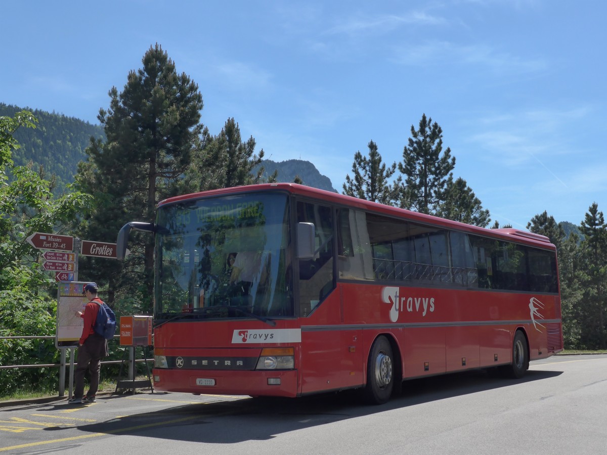 (161'347) - TRAVYS Yverdon - VD 1110 - Setra (ex AFA Adelboden Nr. 5) am 28. Mai 2015 beim Bahnhof Vallorbe