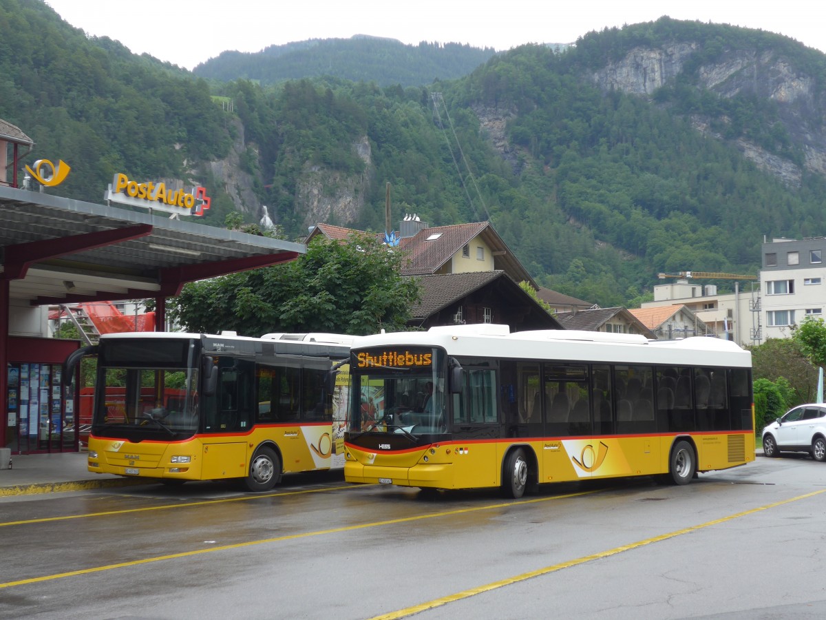 (162'083) - AVG Meiringen - Nr. 67/BE 402'467 - Scania/Hess (ex Nr. 76; ex Steiner, Messen) am 14. Mai 2015 in Meiringen, Postautostation