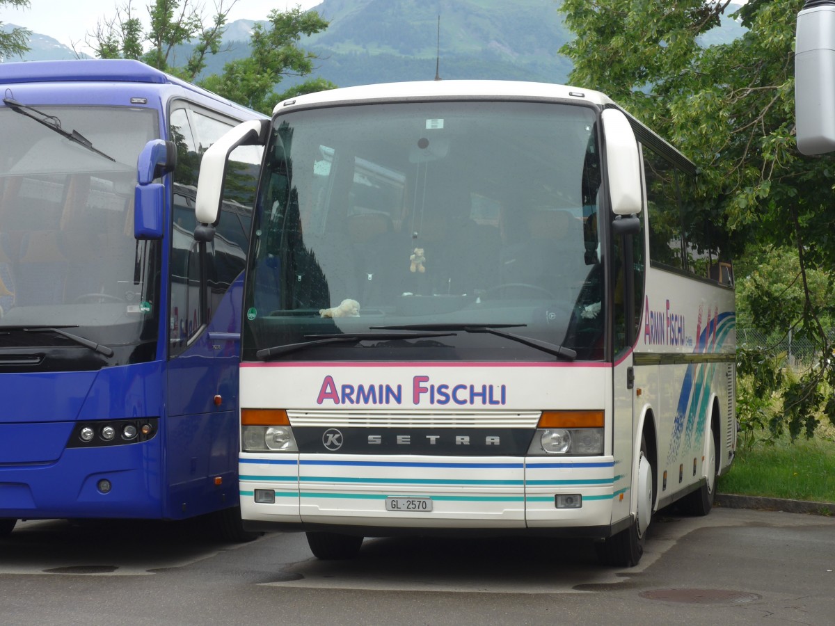 (162'101) - Fischli, Nfels - GL 2570 - Setra am 14. Juni 2015 in Meiringen, Balm