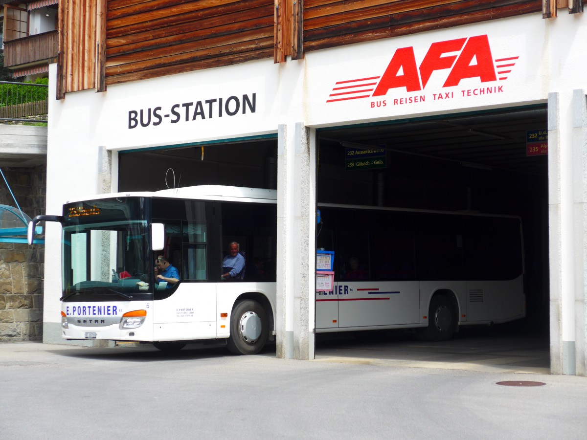 (163'139) - Portenier, Adelboden - Nr. 5/BE 26'710 - Setra am 26. Juli 2015 im Autobahnhof Adelboden