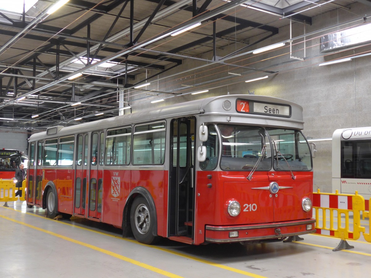 (165'876) - VW Winterthur - Nr. 210 - Saurer/Tscher am 26. September 2015 in Winterthur, Depot Grzefeld