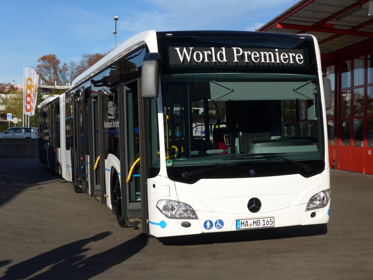 (166'525) - Aus Deutschland: Mercedes, Mannheim - MA-MB 165 - Mercedes am 6. November 2015 in Kloten, EvoBus