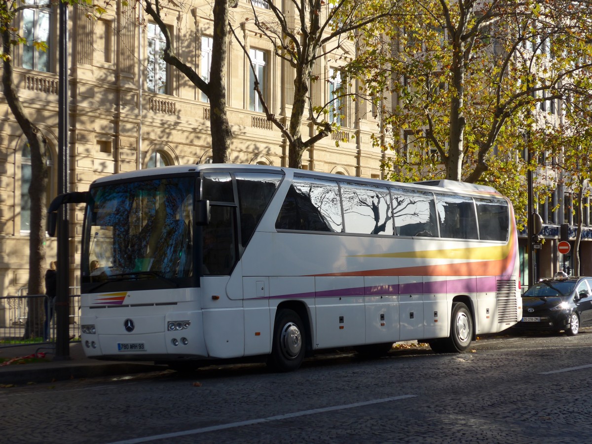 (166'676) - Joncs Marins, Noisy le Grand - 780 ARH 93 - Mercedes am 15. November 2015 in Paris, Arc de Triompfe