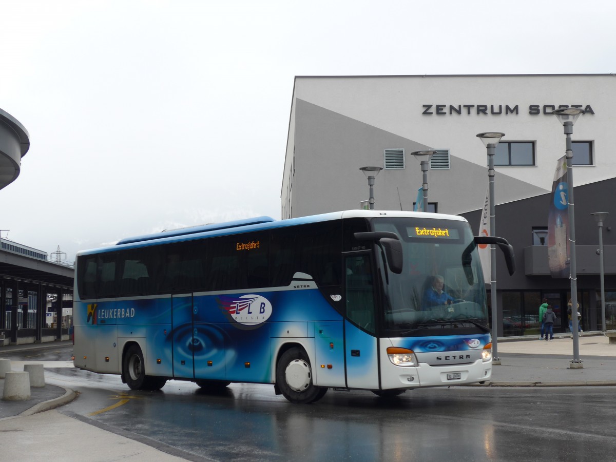 (167'575) - LLB Susten - Nr. 6/VS 38'006 - Setra am 29. November 2015 beim Bahnhof Leuk