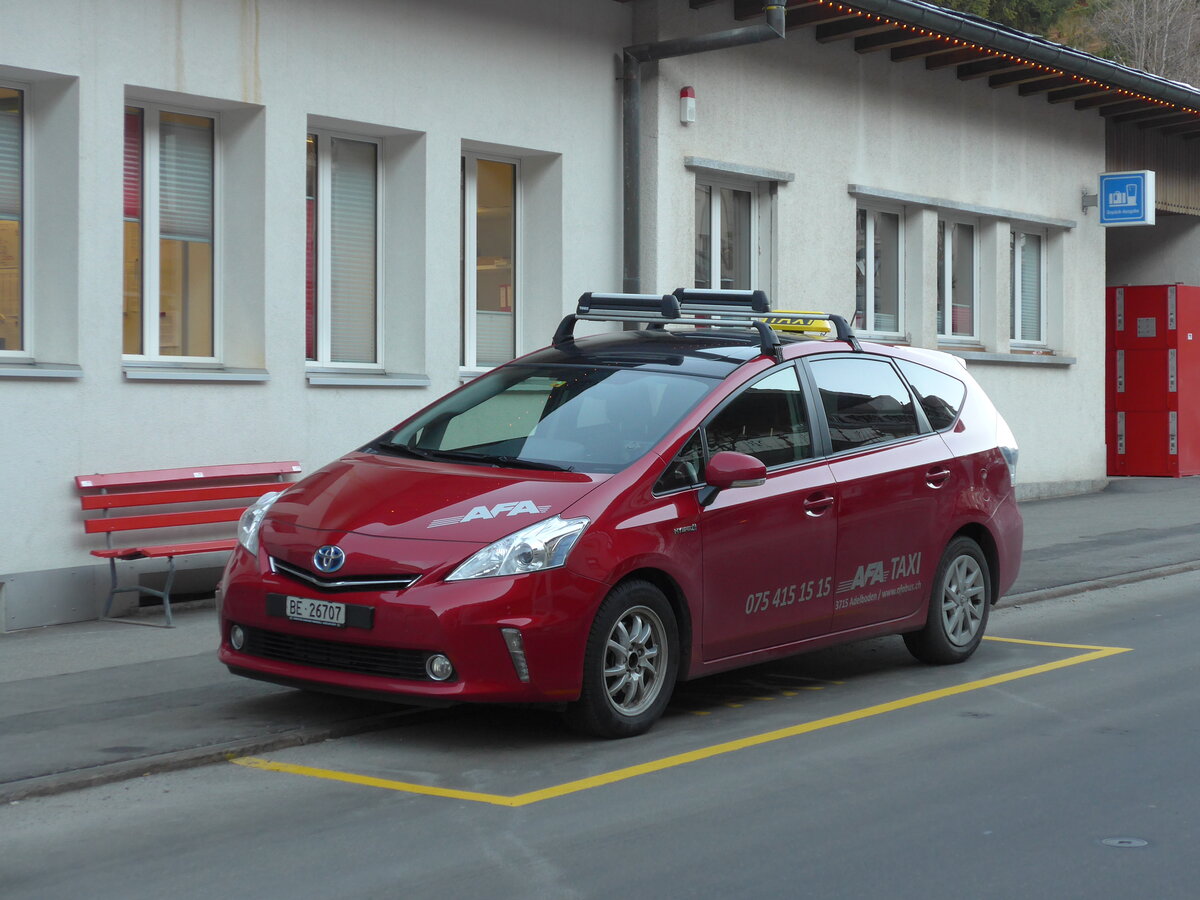 (167'848) - AFA Adelboden - BE 26'707 - Toyota am 20. Dezember 2015 beim Autobahnhof Adelboden