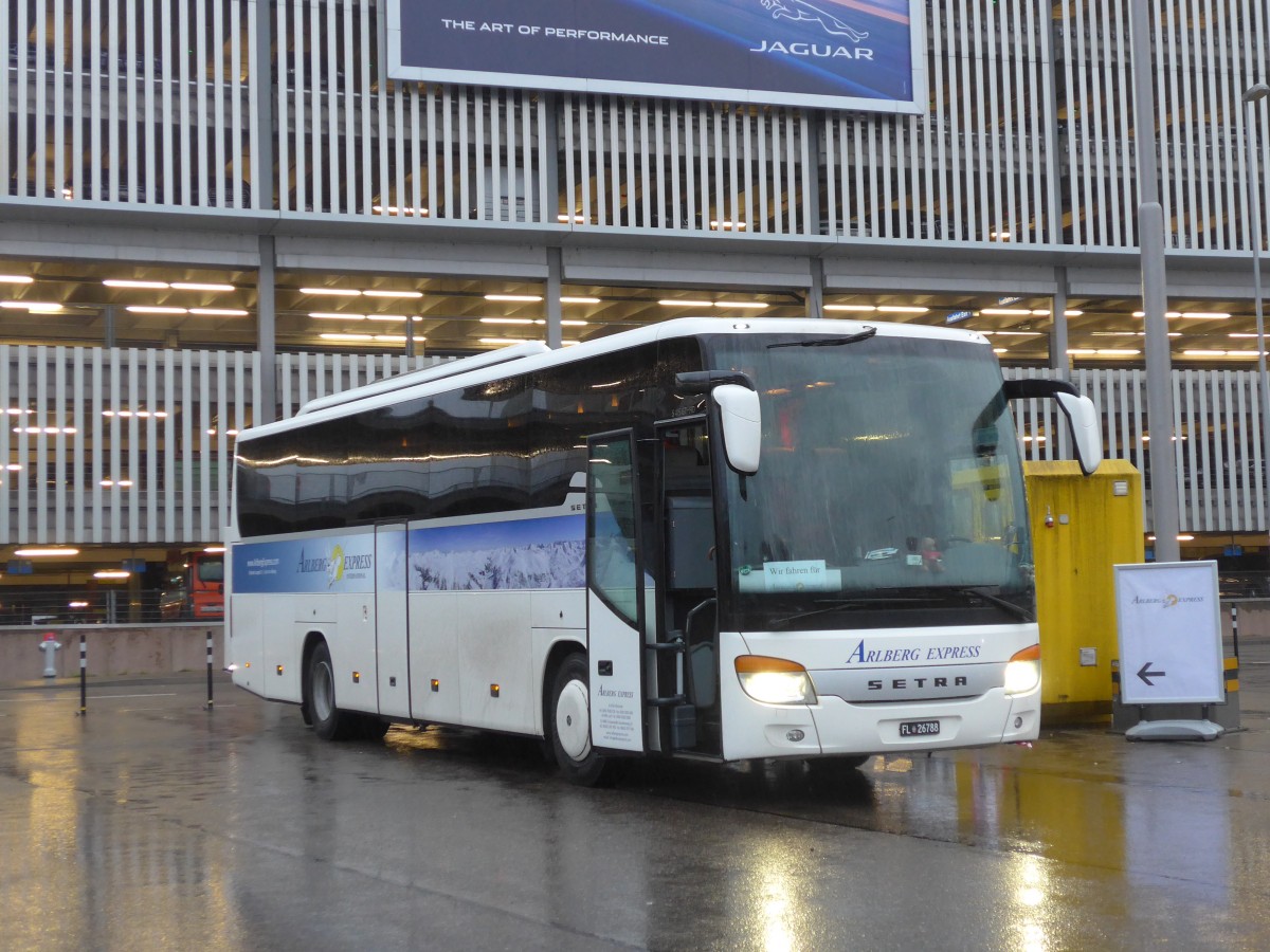 (168'296) - Aus Liechtenstein: Arlberg Express, Schaanwald - FL 26'788 - Setra am 2. Januar 2016 in Zrich, Flughafen