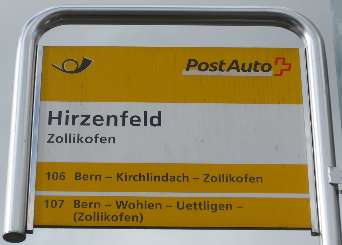 (168'448) - PostAuto-Haltestellenschild - Zollikofen, Hirzenfeld - am 11. Januar 2016