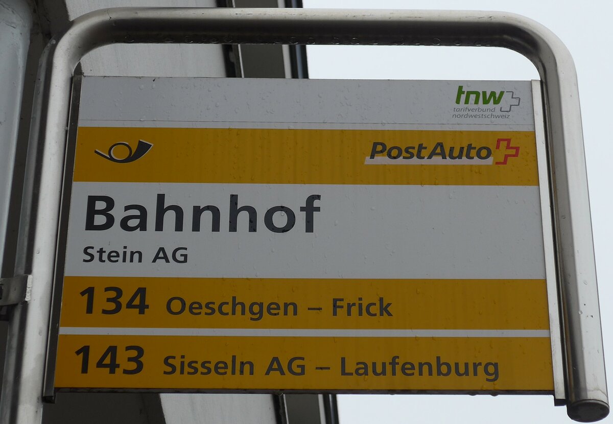 (168'755) - PostAuto-Haltestellenschild - Stein AG, Bahnhof - am 20. Februar 2016