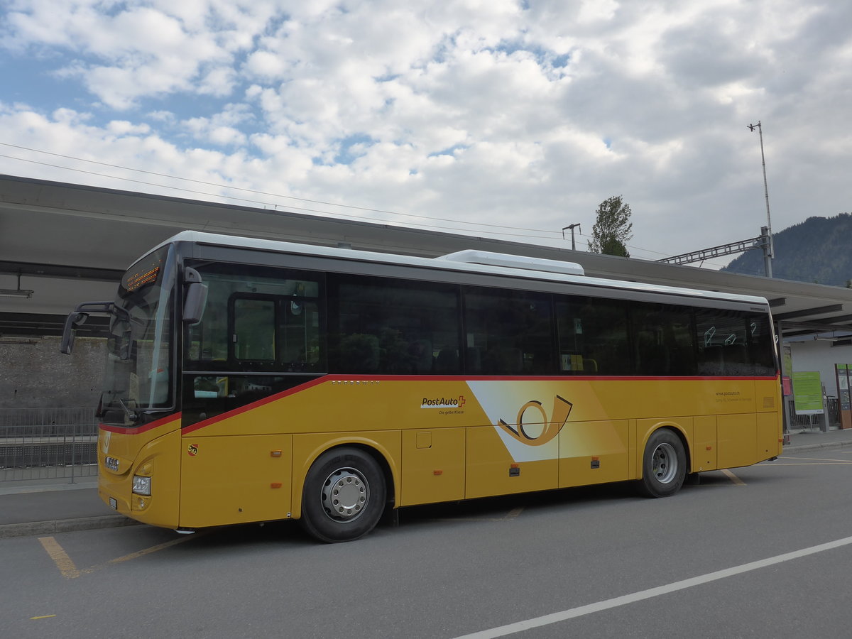 (170'391) - Spring, Schwenden - BE 368'914 - Iveco am 7. Mai 2016 beim Bahnhof Oey-Diemtigen