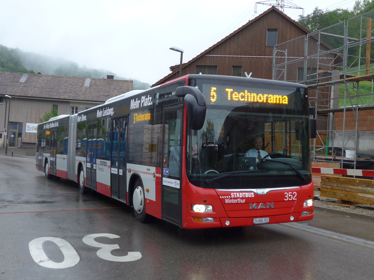 (170'506) - SW Winterthur - Nr. 352/ZH 886'352 - MAN am 13. Mai 2016 in Winterthur, Dttnau