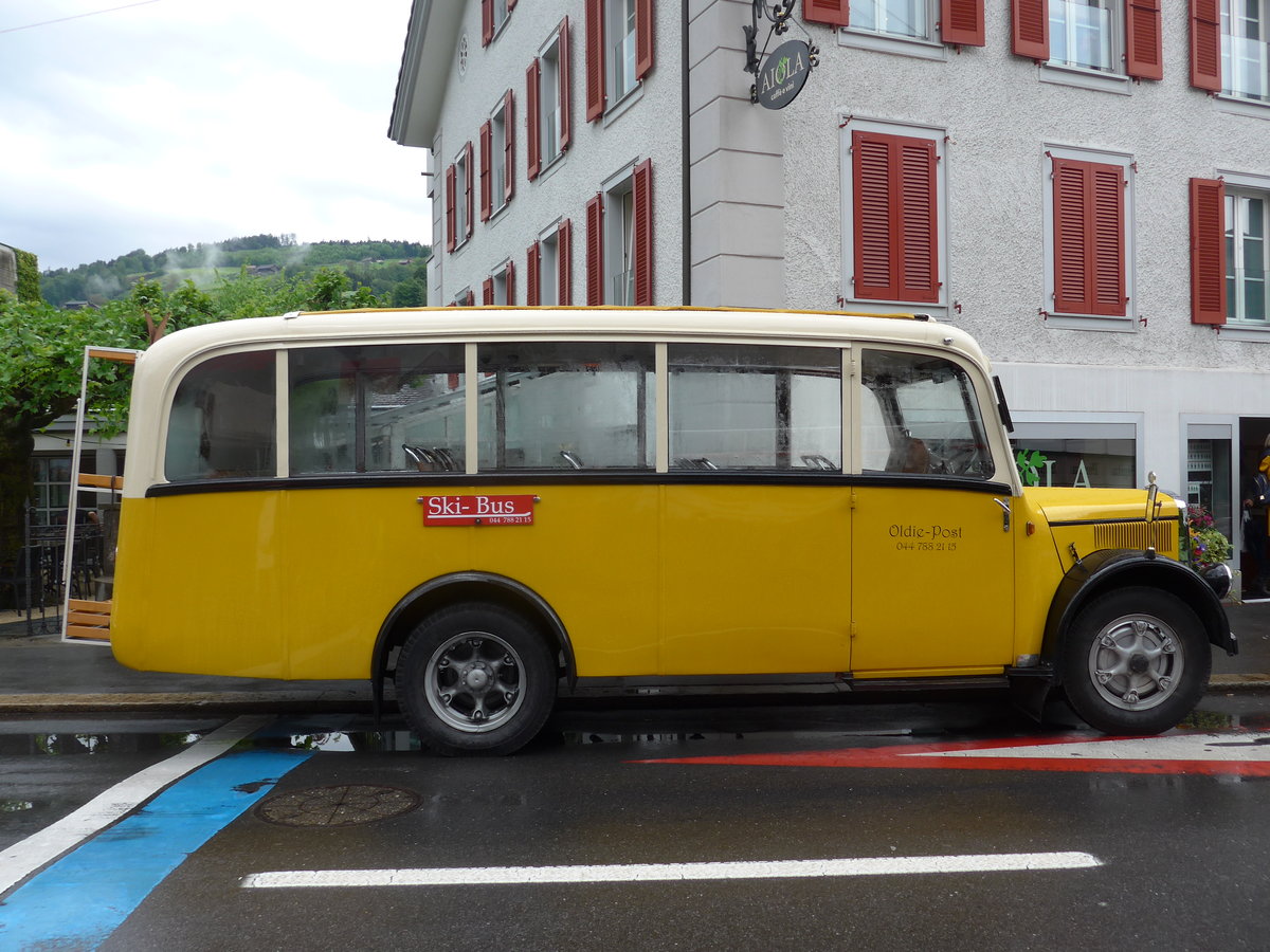 (170'684) - Moser, Schnenberg - ZH 216'722 - Berna/Hess (ex Barenco, Faido) am 14. Mai 2016 in Sarnen, OiO