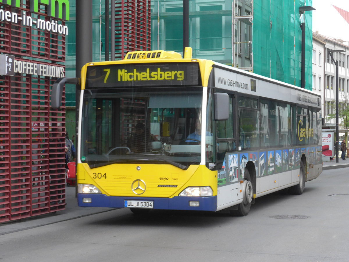 (171'067) - SWU Ulm - Nr. 304/UL-A 5304 - Mercedes am 19. Mai 2016 in Ulm, Rathaus Ulm