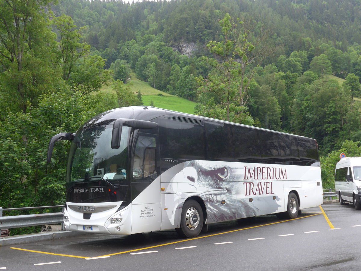 (171'753) - Aus Italien: Caperna, Roma - FC-963 MM - Iveco am 12. Juni 2016 in Lauterbrunnen, Parkhaus