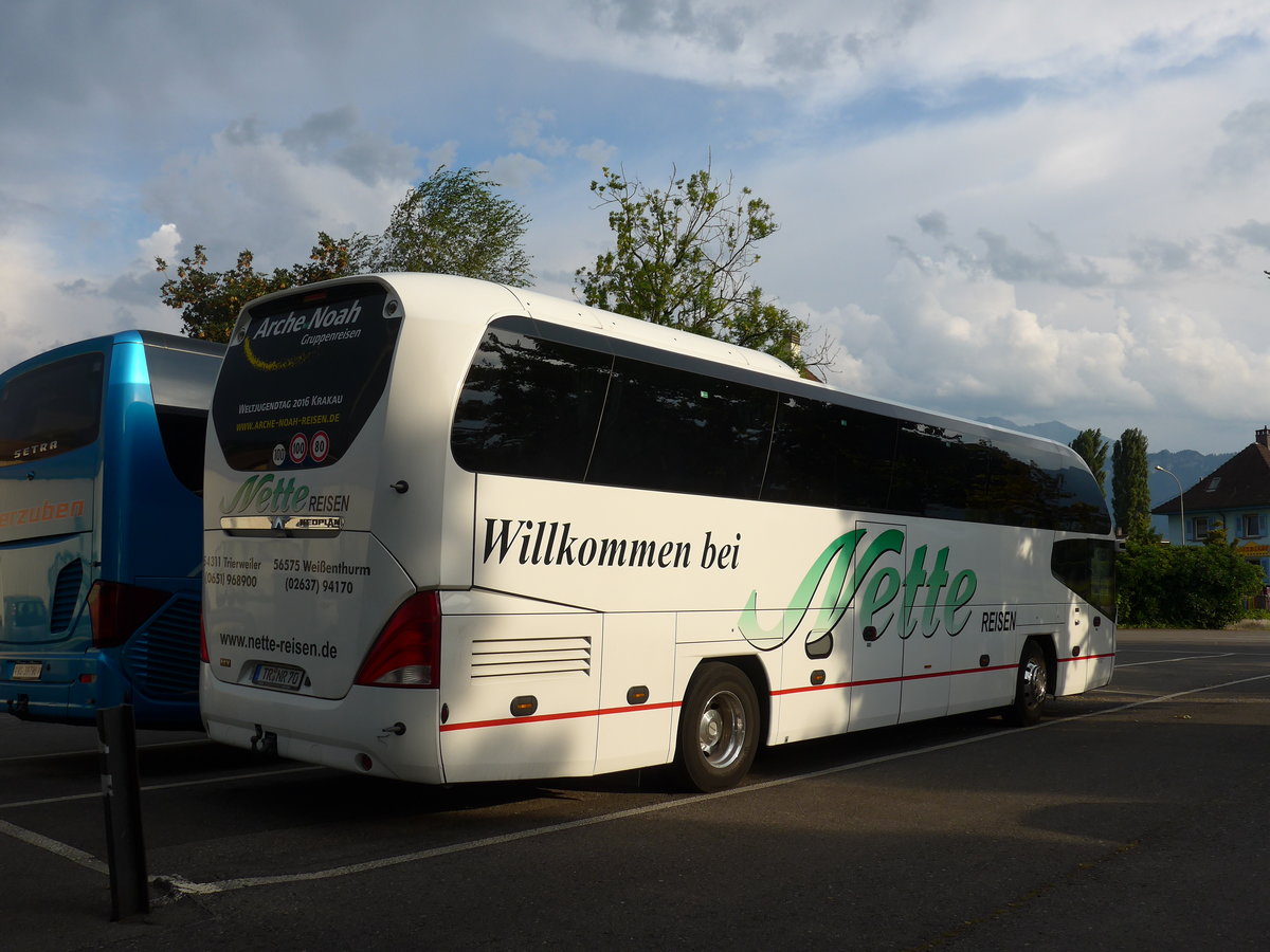 (173'908) - Aus Deutschland: Nette Reisen, Trierweiler - TR-NR 70 - Neoplan am 16. August 2016 in Thun, Seestrasse