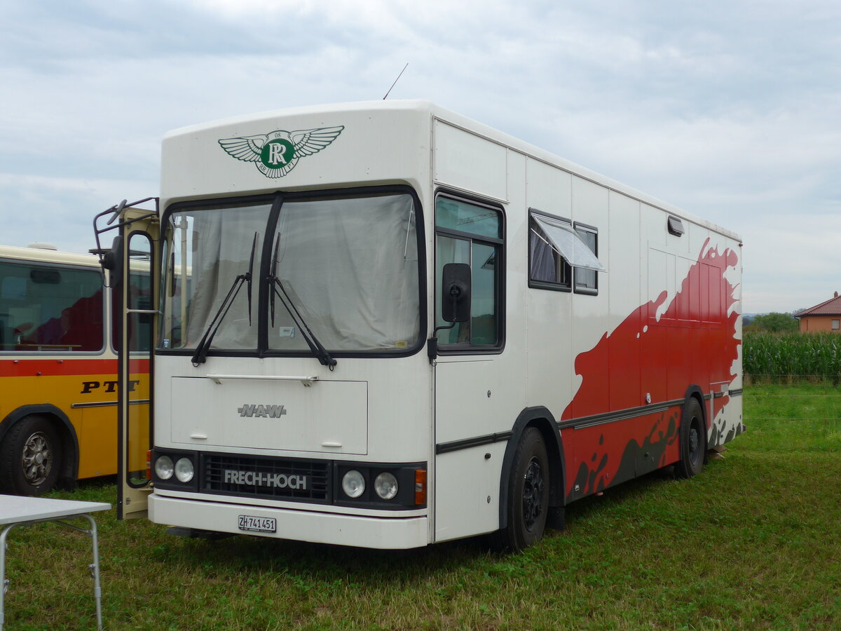 (173'993) - Aus der Schweiz: Mllner, Embrach - ZH 741'451 - NAW/FHS (ex Migros, Moosseedorf) am 20. August 2016 in Bsingen, Bahnhof 