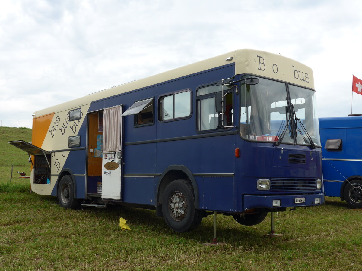 (174'028) - Aus der Schweiz: Treuthardt, Boudry - NE 209 U - NAW (ex Bibliobus, Saint-Blaise) am 20. August 2016 beim Bahnhof Bsingen