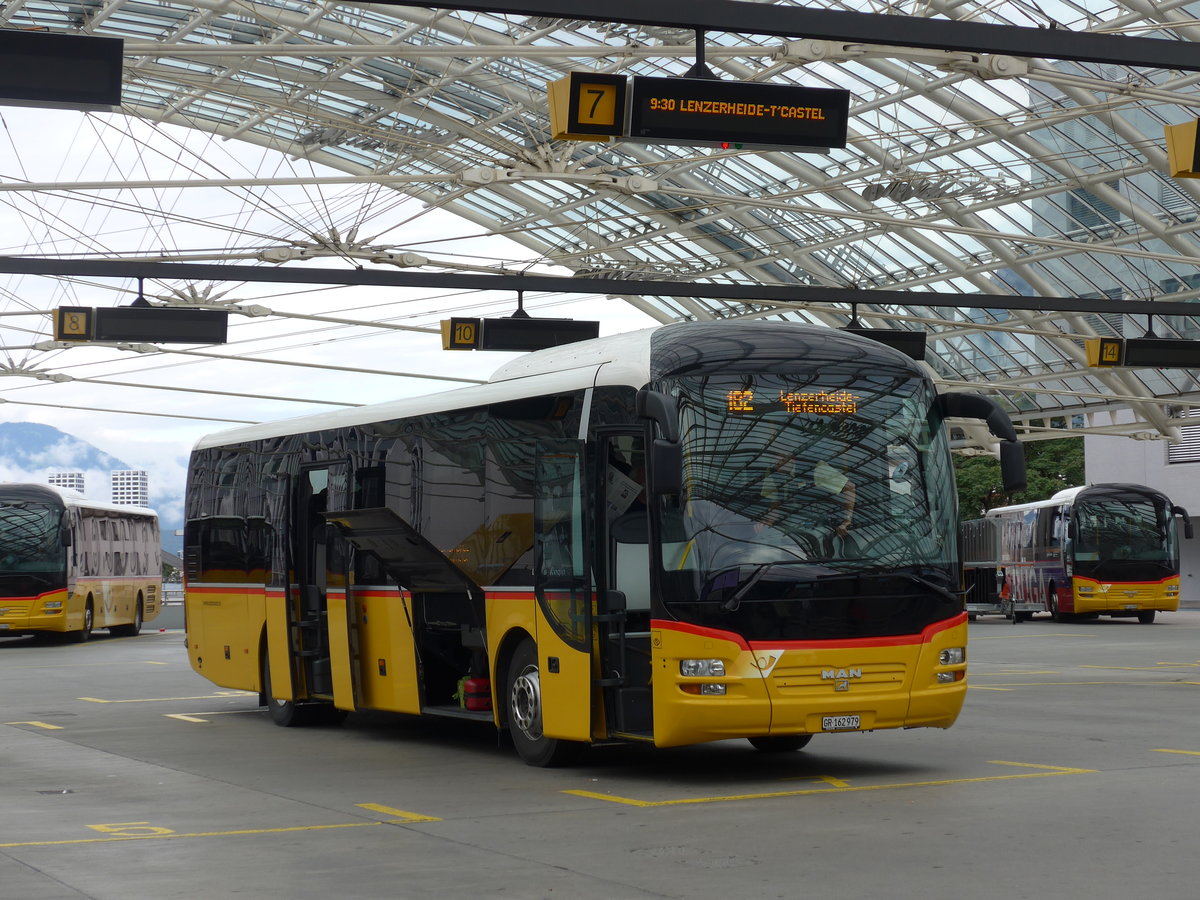 (174'119) - PostAuto Graubnden - GR 162'979 - MAN am 21. August 2016 in Chur, Postautostation