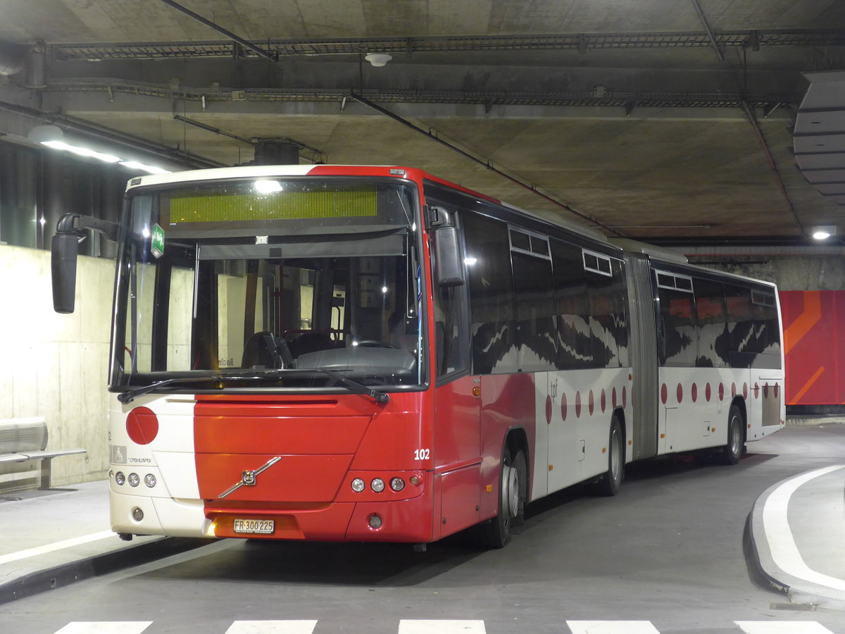 (174'313) - TPF Fribourg - Nr. 102/FR 300'225 - Volvo am 28. August 2016 in Fribourg, Busbahnhof