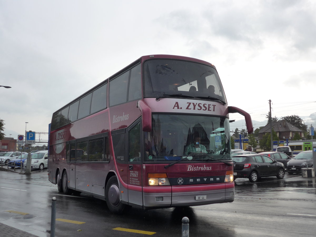 (175'290) - Zysset, Kirchdorf - Nr. 44/BE 44 - Setra am 1. Oktober 2016 beim Bahnhof Thun