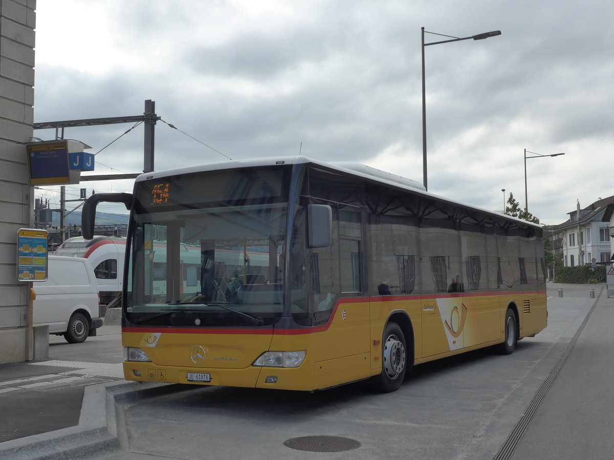 (175'519) - CarPostal Ouest - Nr. 16/JU 61'876 - Mercedes am 7. Oktober 2016 beim Bahnhof Delmont