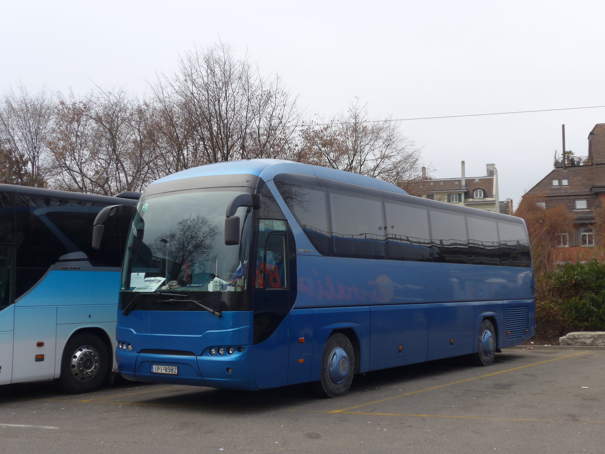 (177'326) - Aus Griechenland: ??? - IPI-8982 - Neoplan am 24. Dezember 2016 in Zrich, Sihlquai