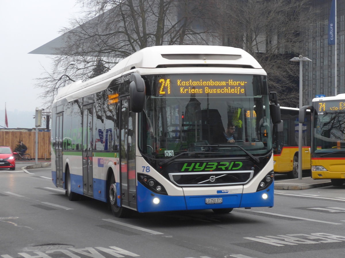 (177'462) - VBL Luzern - Nr. 78/LU 250'373 - Volvo am 30. Dezember 2016 beim Bahnhof Luzern