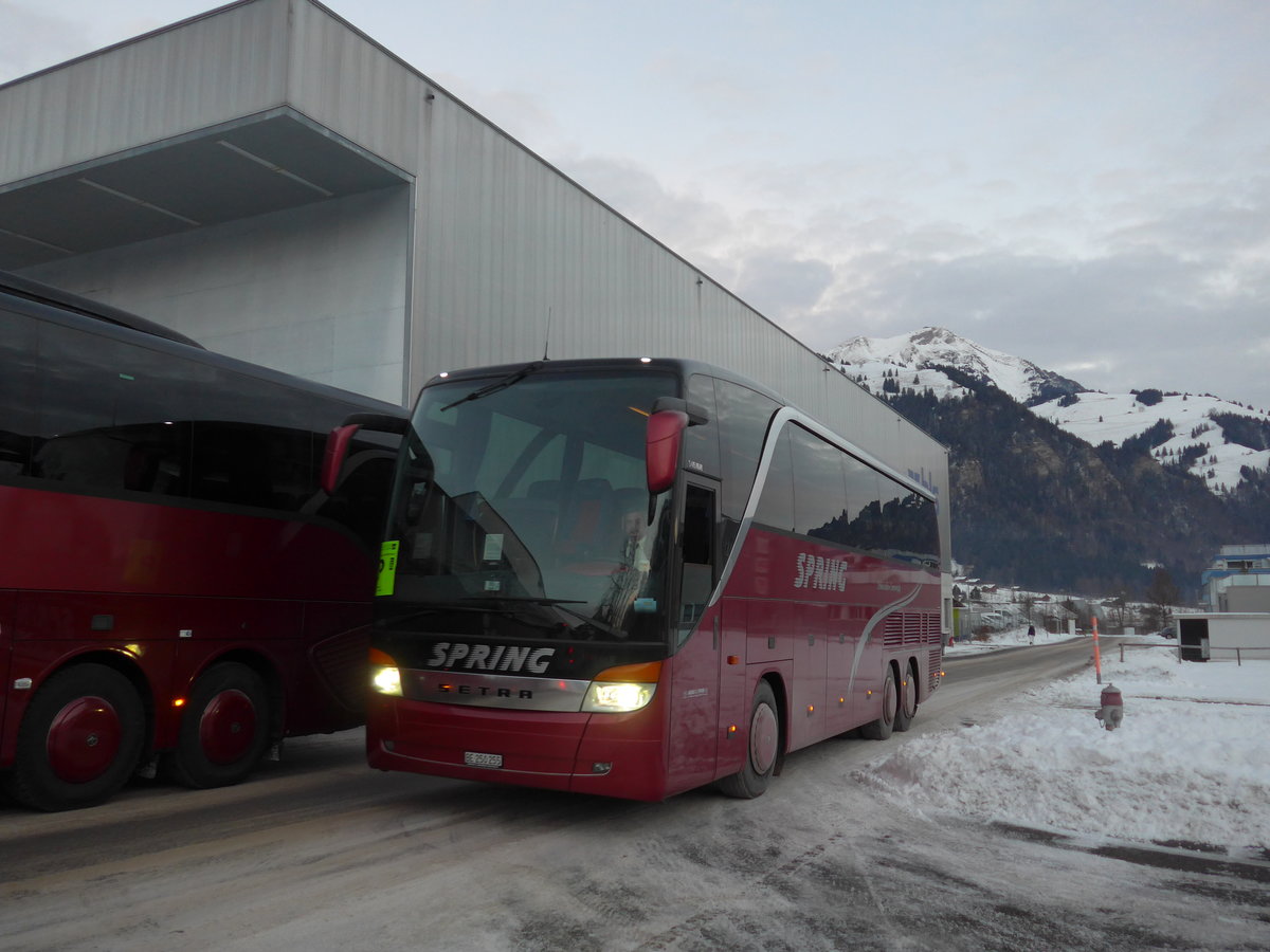 (177'621) - Spring, Schwenden - BE 250'255 - Setra am 7. Januar 2017 beim Bahnhof Frutigen