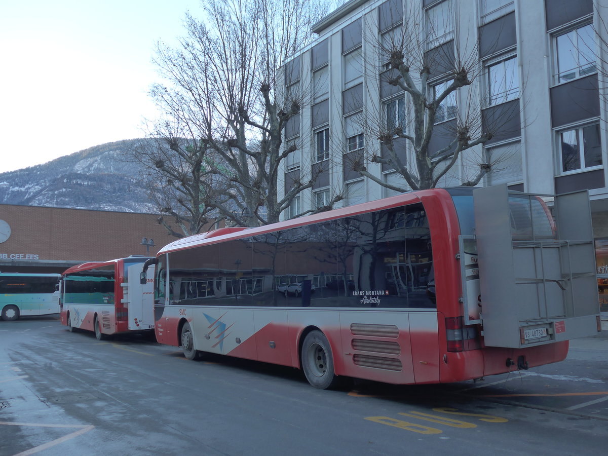 (178'087) - SMC Montana - Nr. 30/VS 48'730 - MAN am 21. Januar 2017 beim Bahnhof Sierre (prov. Haltestelle)