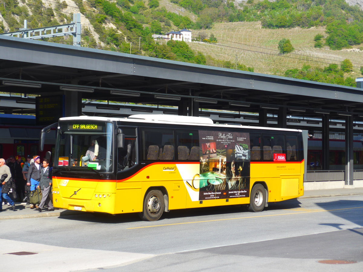 (179'968) - TSAR, Sierre - VS 45'635 - Volvo (ex Epiney, Ayer) am 30. April 2017 beim Bahnhof Leuk