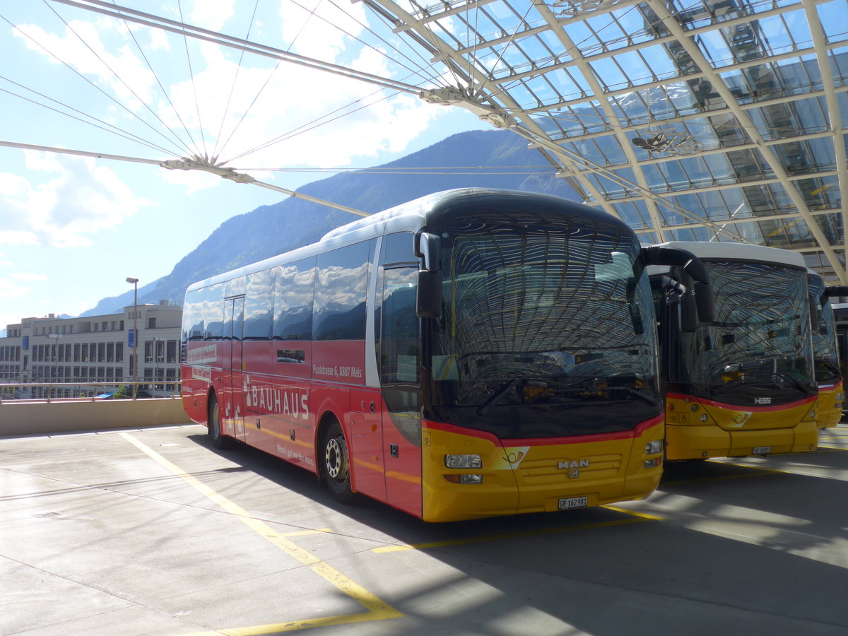 (180'396) - PostAuto Graubnden - GR 162'981 - MAN am 22. Mai 2017 in Chur, Postautostation