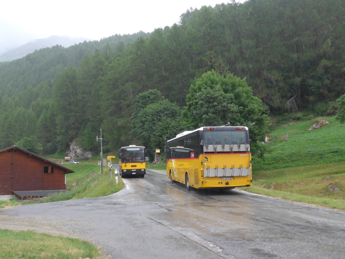 (181'858) - Oser, Brchen - VS 93'575 - NAW/Lauber (ex Epiney, Ayer) + PostAuto Wallis - Nr. 8/VS 355'170 - Irisbus am 9. Juli 2017 in La Sage, Plan de Bo