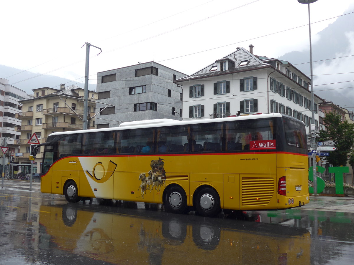 (181'891) - PostAuto Wallis - VS 62'850 - Mercedes am 9. Juli 2017 beim Bahnhof Brig