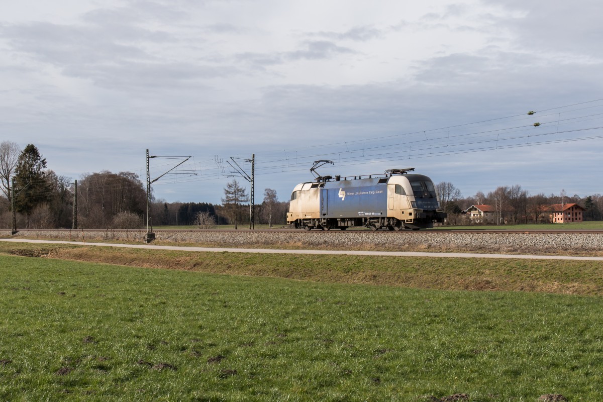 182 520-7 auf dem Weg nach Salzburg am 9. Februar 2016 bei bersee.