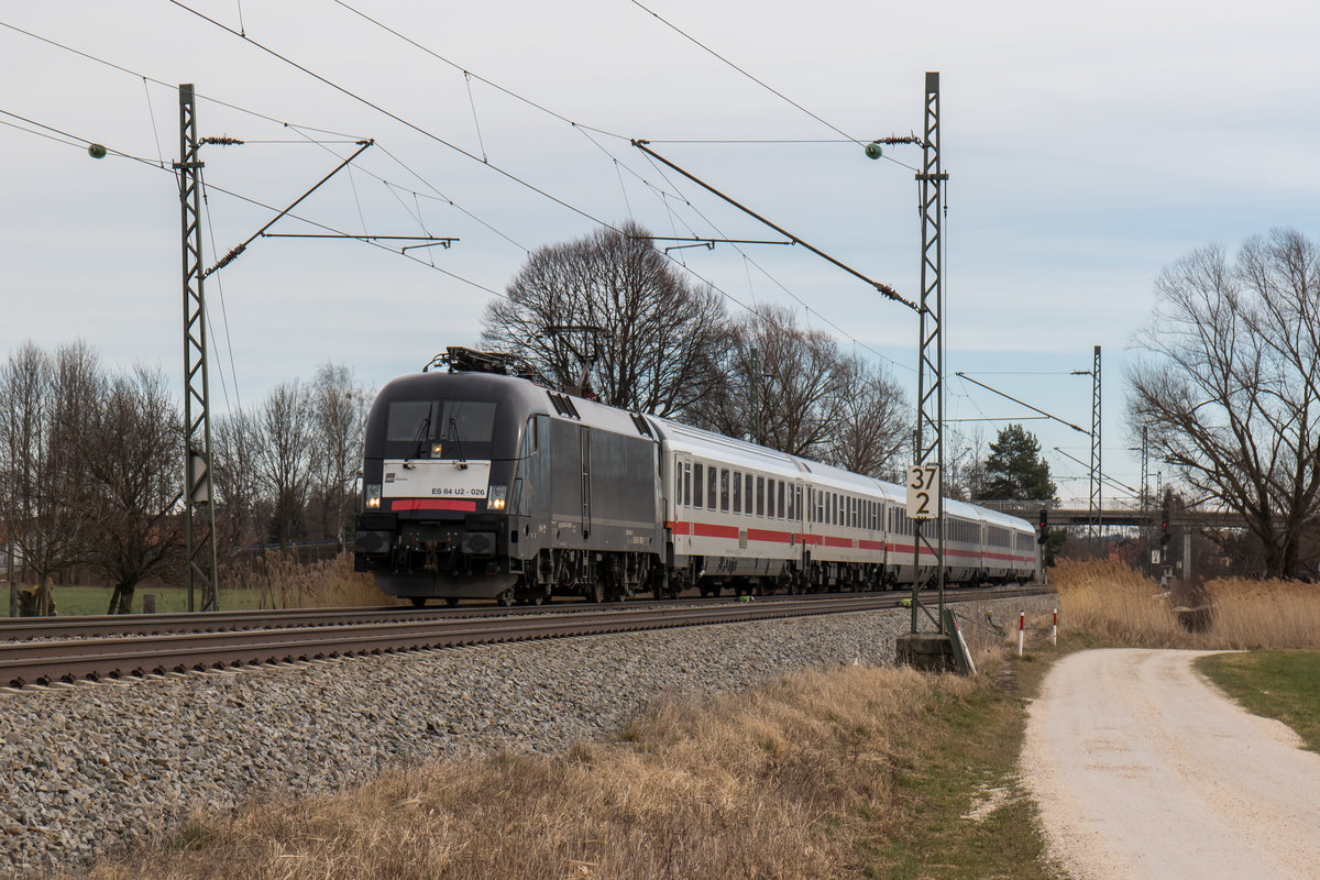 182 526 mit dem  IC Knigssee  am 20. Februar 2016 aus Freilassing kommend bei bersee.